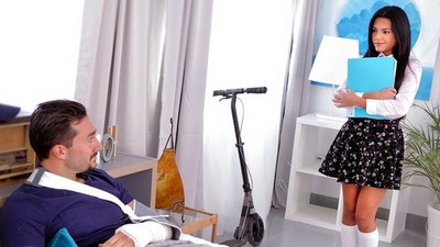 Брюнетки, Аполония Лэпиэдра, красивая киска, В юбке, кончил в рот, кудрявая