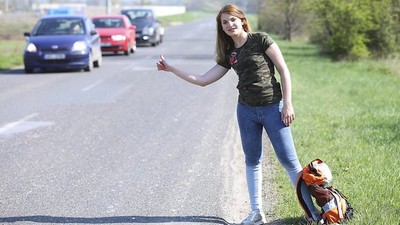 Пикап, В машине, Киззи Сикс, бритые письки, В масле, секс в одежде, кончил на попу