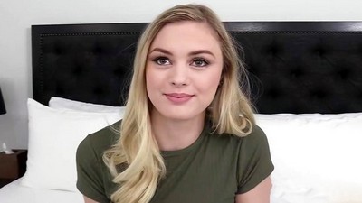 Кастинг, Молодые, В машине, Джейк Адамс, Эмбер Мур, вибратор, лижет яйца, бритые письки, кончил в рот