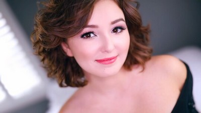Крупным планом, От первого лица - POV, Леана Ловингс, красивая попка, бритые письки, глотает сперму, кончил в рот, платье