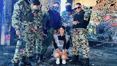 Групповое, Анал, Негры, Жесткое, Двойное проникновение, Софа Вебер, Тим Дин, в униформе, глубокий минет, писсинг, кончил на лицо, буккаке, бритые письки, Связывание и бондаж, кончил в рот, ошейник, плетка, тройное проникновение