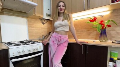 Русское, Домашнее, Жены, Билавфри, на кухне, наездница, секс в одежде, кончил на попу