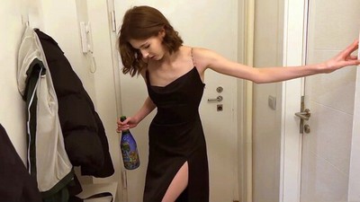 Русское, Молодые, Пьяные, Кьюти Ким, наездница, секс в одежде, кончил на попу, платье