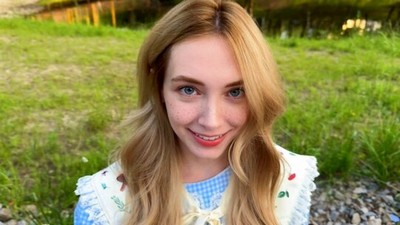 Русское, Молодые, От первого лица - POV, Лоли Небель, глубокий минет, красивая киска, на кухне, бритые письки, кончил в рот, платье