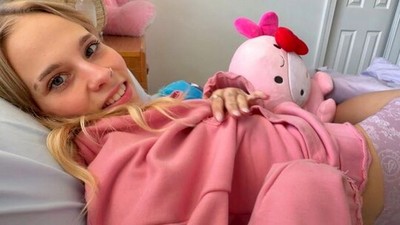 Домашнее, Крупным планом, От первого лица - POV, Эрика Кэндфилд, бритые письки, кремпай, секс в одежде