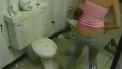 В туалете, Скрытая камера, Молодые, Приколы