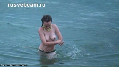 На пляже, Нудисты