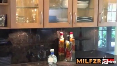 Мама, Зрелые, Большие сиськи, Красивая