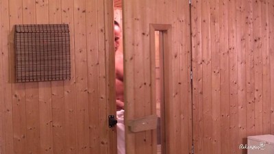 В бане, Спортсменки