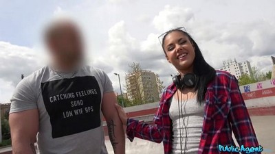 POV &mdash; от первого лица, Public agent