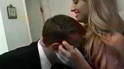 На кровати