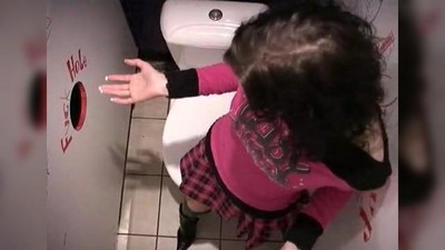 В туалете, Студентки, Gloryhole