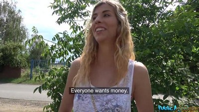 POV &mdash; от первого лица, Блондинки, Public agent